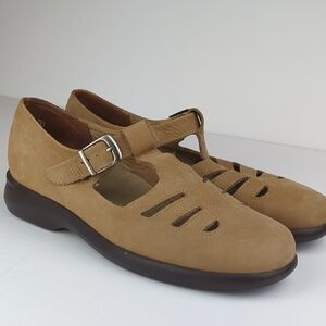 MUNRO Women's Tan Suede Mary Jane Cushion Shoes